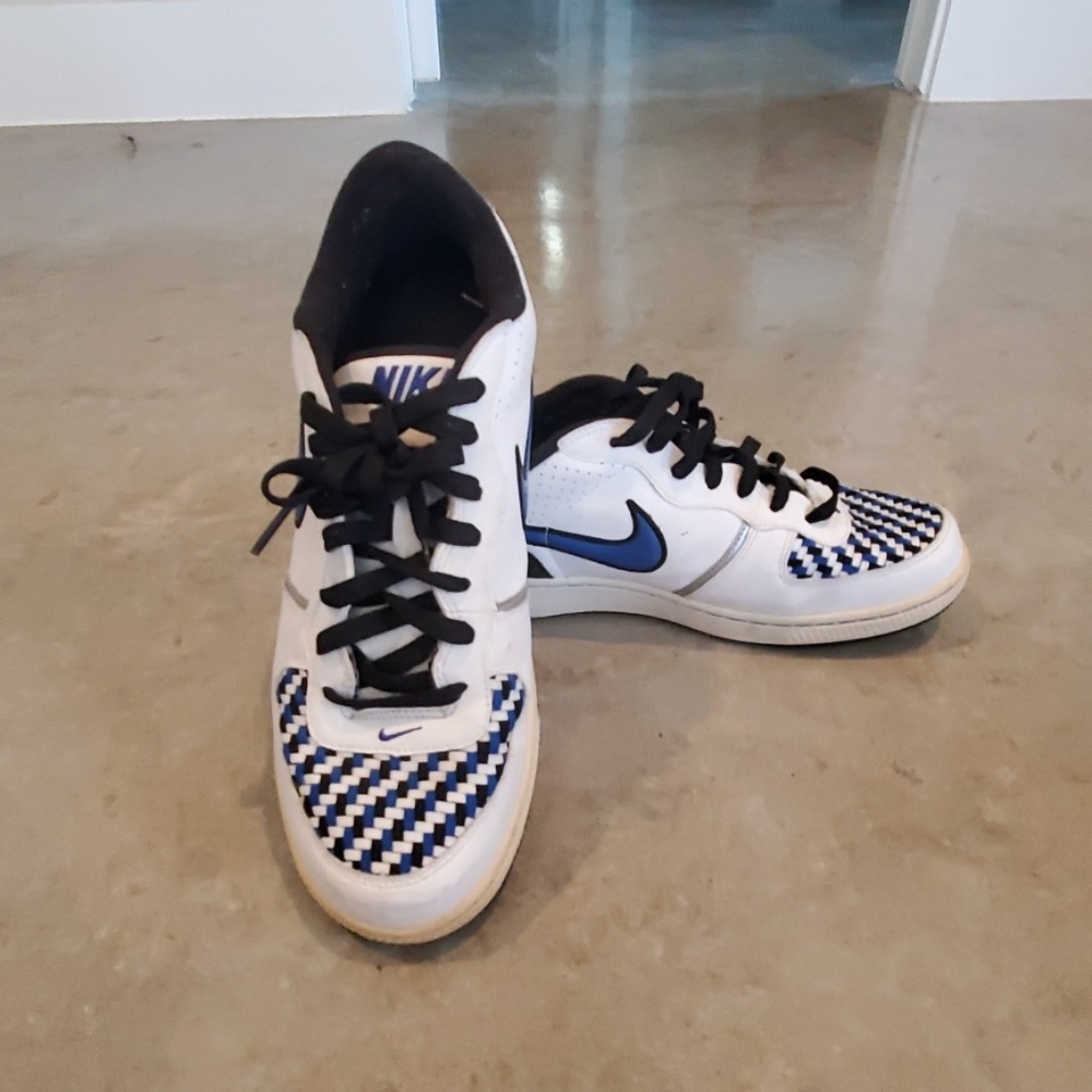 Nike men's soe